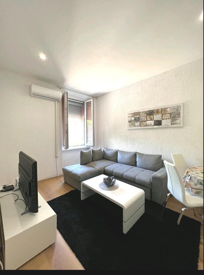 Apartment Eva Pula Exterior foto